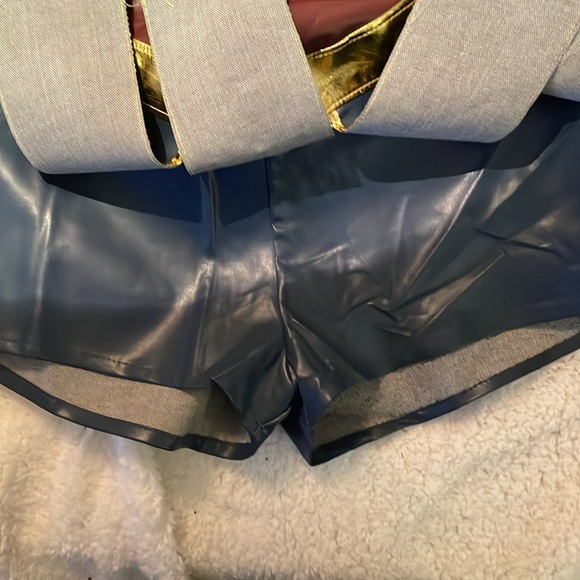 Wonder Woman Justice League Costume+ 1 Headband & 2 Arm Bands. Shorts are under. - Picture 7 of 10
